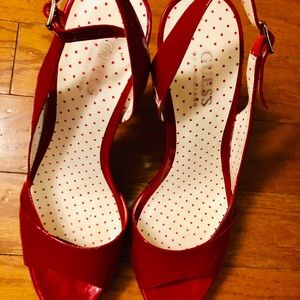 Guess by Marciano Red Pumps 9.5 Brand New